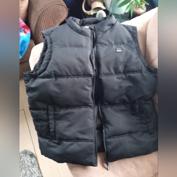 NEW Men's BENCH winter vest - Picture 3 of 3